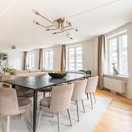 Sanders Regent - Chic Three-Bedroom Apartment Near Central Square โคเปนเฮเกน ภายนอก รูปภาพ