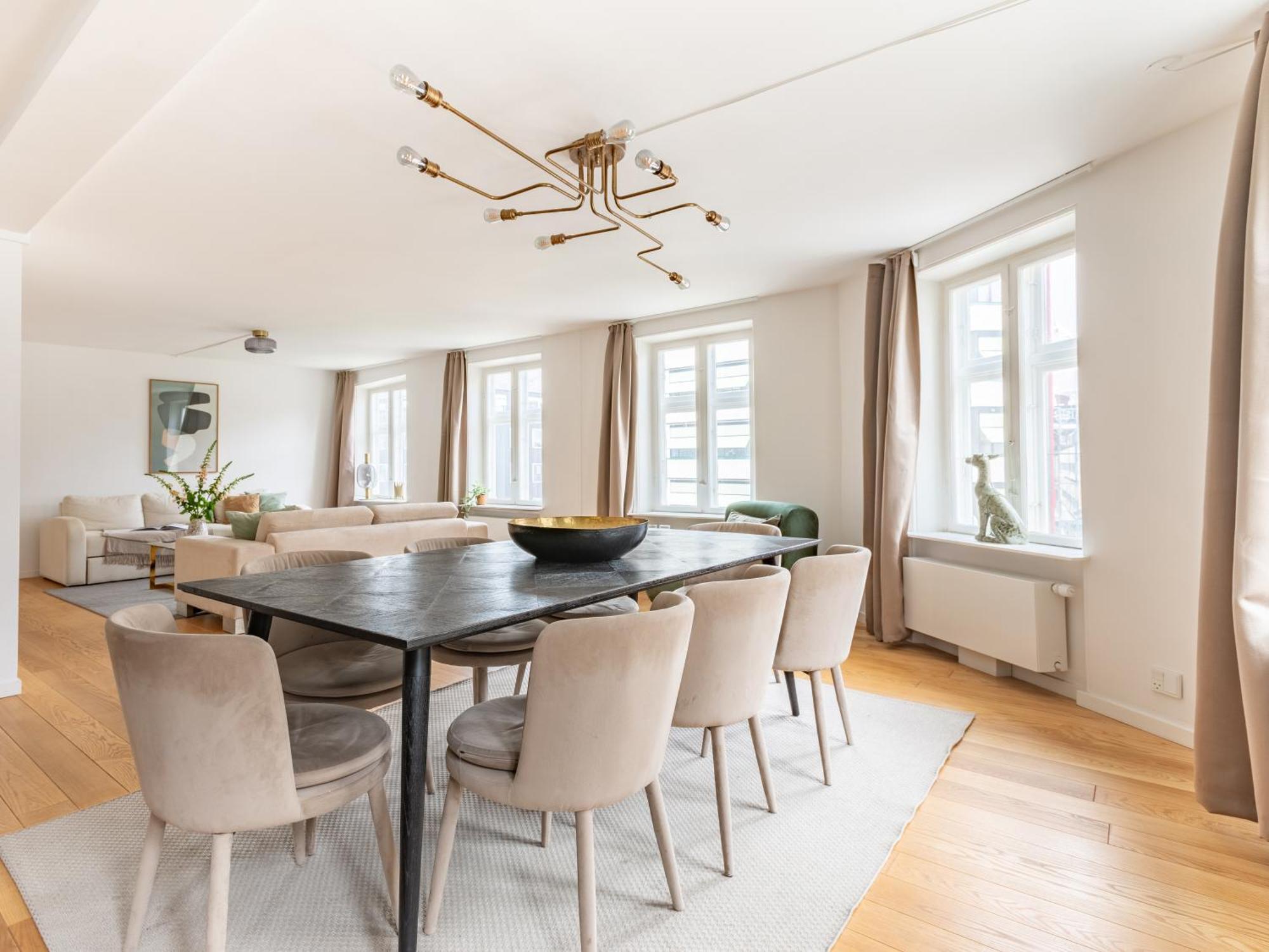 Sanders Regent - Chic Three-Bedroom Apartment Near Central Square โคเปนเฮเกน ภายนอก รูปภาพ
